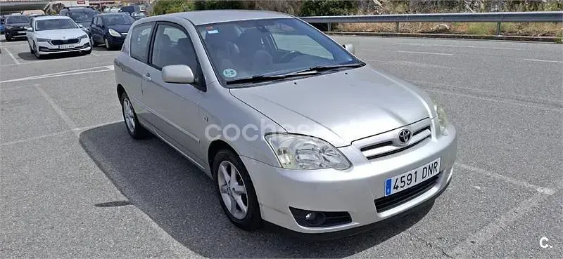 Usado Toyota Corolla Sol 116 CV (85 kW) 2005 Beige Berlina