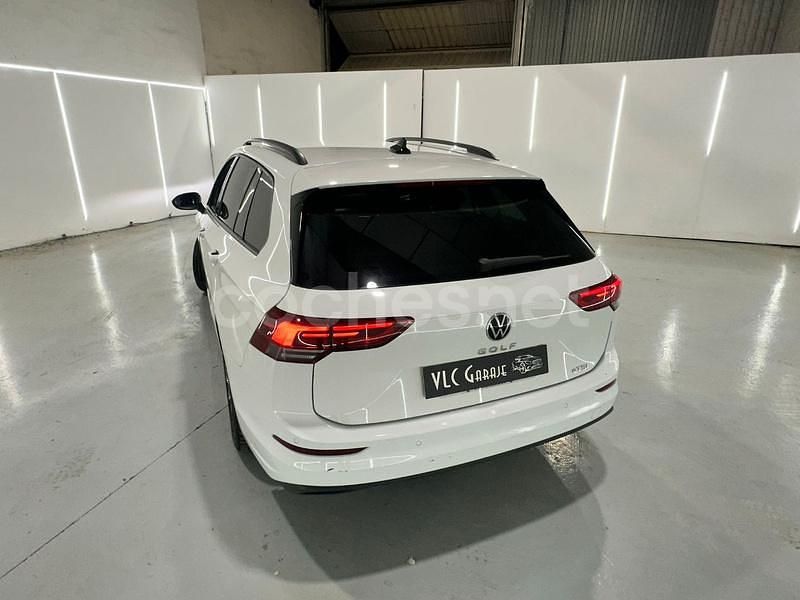 Usado VW Golf VIII Life 110 CV (80 kW) 2021 Blanco Familiar