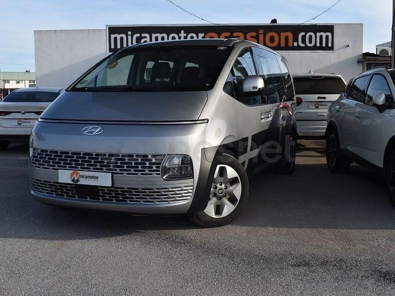 Usado Hyundai Staria 177 CV (130 kW) 2024 Gris / plata Monovolumen