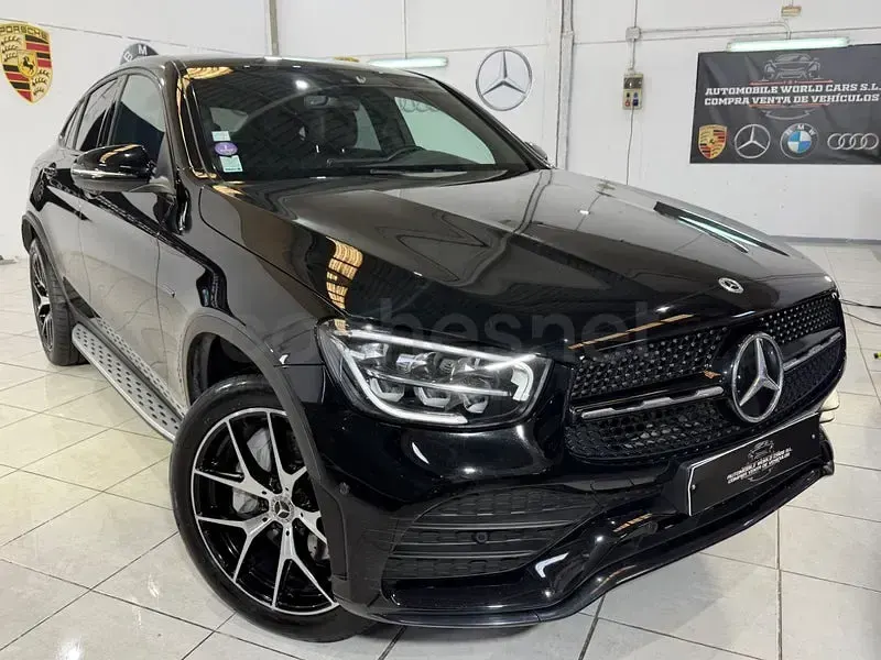 Usado Mercedes GLC300e 320 CV (235 kW) 2021 Negro Coupe
