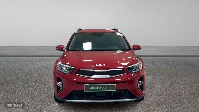Usado Kia Stonic 100 CV (73 kW) 2024 Rojo SUV