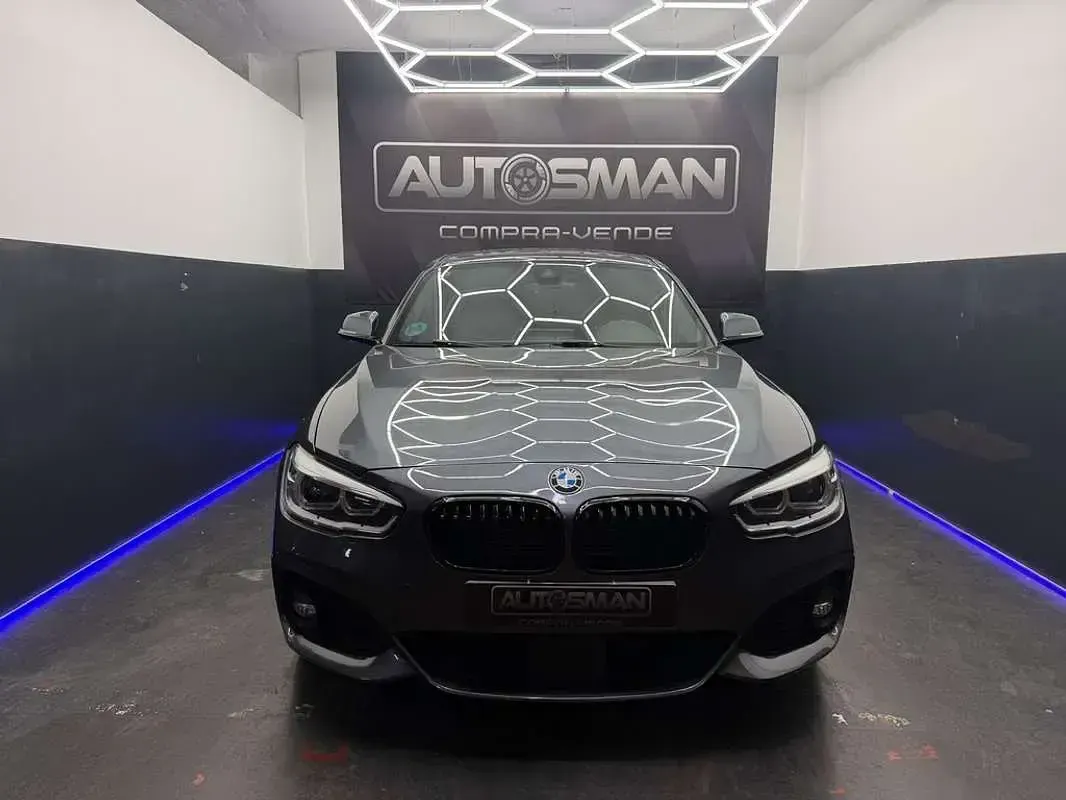 Usado BMW 120 Comfort Edition 190 CV (139 kW) 2017 Gris Utilitario