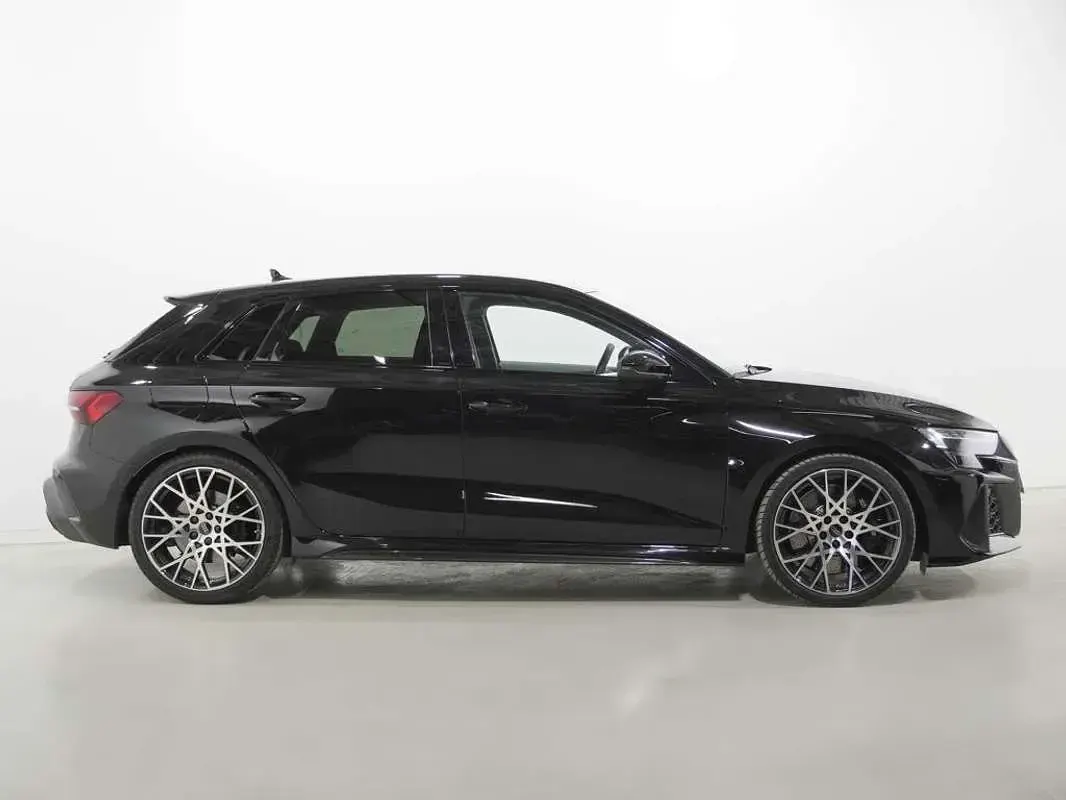 Usado Audi RS3 Sportback 400 CV (294 kW) 2025 Negro Utilitario