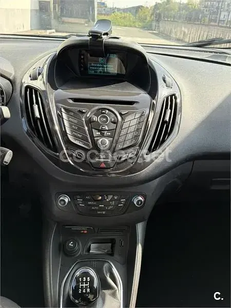 Usado Ford Tourneo Courier Titanium 100 CV (73 kW) 2017 Negro Monovolumen