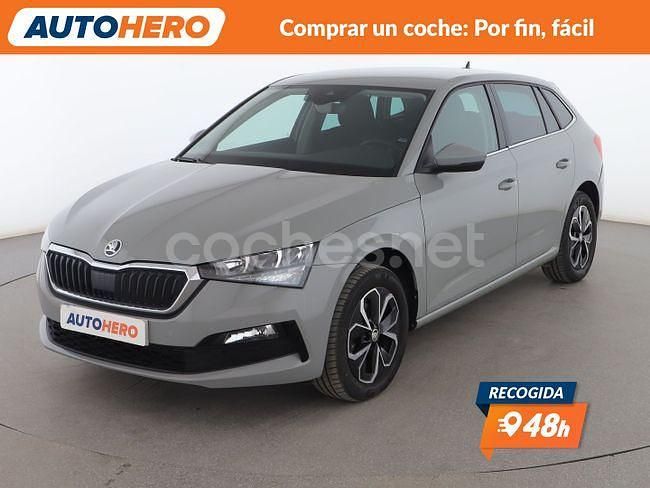 Usado Skoda Scala Selection 110 CV (80 kW) 2024 Gris Utilitario