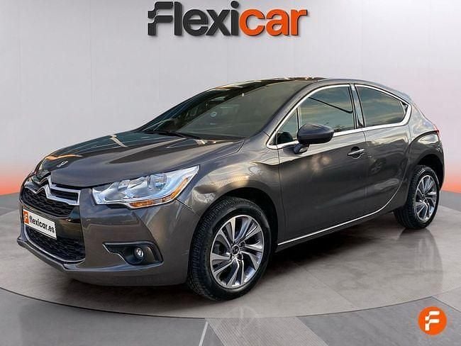 Usado DS Automobiles DS4 Design 120 CV (88 kW) 2015 Gris Berlina