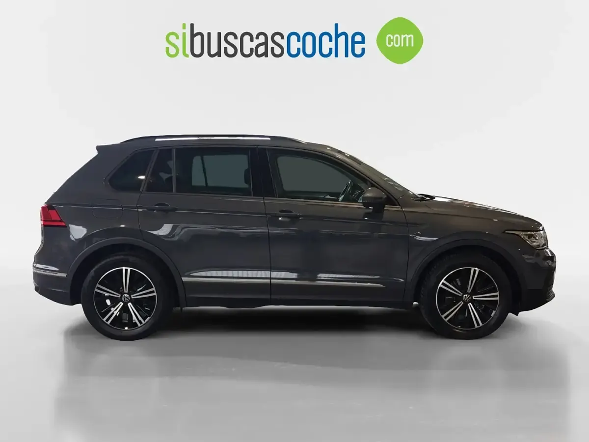 Usado VW Tiguan Life 110 CV (80 kW) 2021 Gris/plata SUV