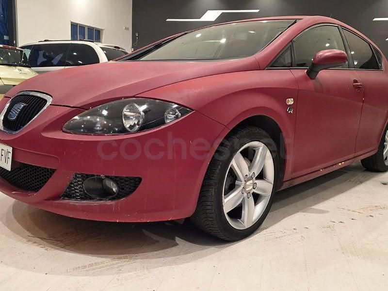 Usado Seat Leon Sport 140 CV (102 kW) 2007 Rojo Utilitario