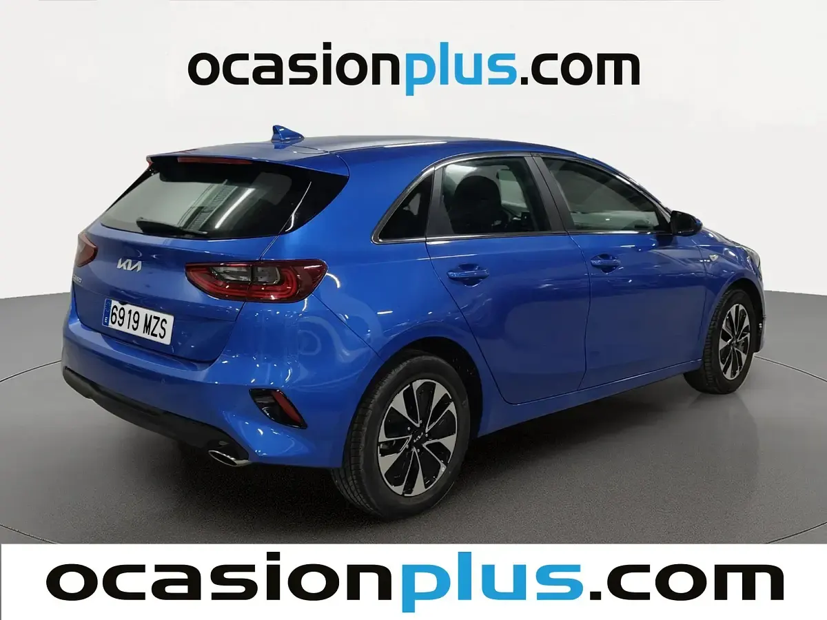 Usado Kia Ceed 101 CV (74 kW) 2025 Azul Utilitario