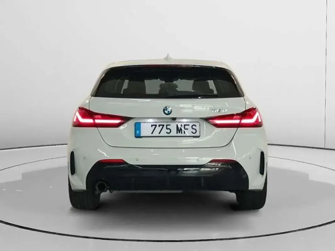 Usado BMW 116 Executive 116 CV (85 kW) 2023 Blanco Utilitario