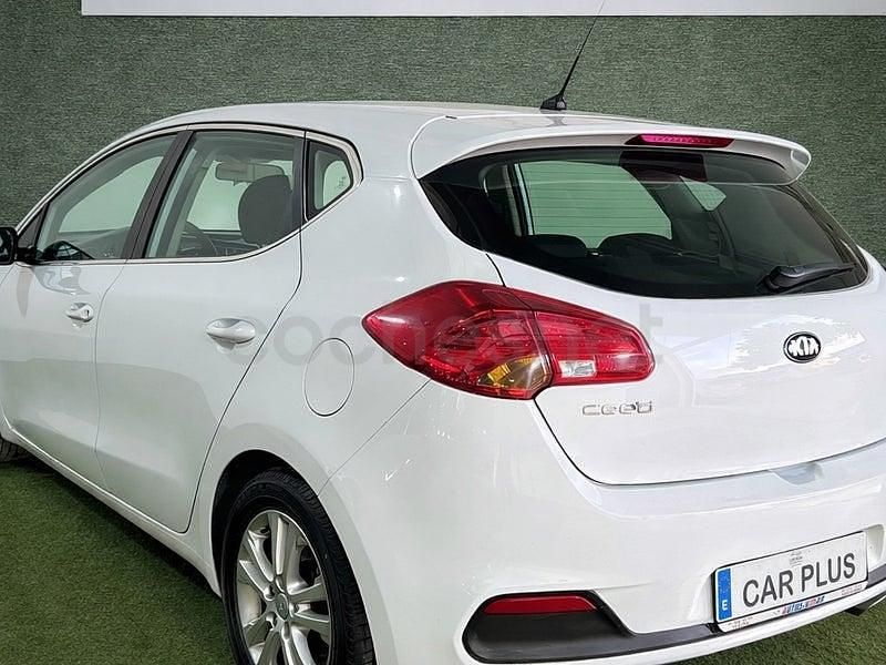 Usado Kia Ceed GT 90 CV (66 kW) 2013 Blanco Berlina