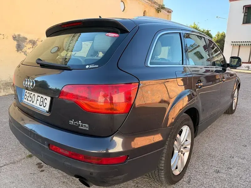 Usado Audi Q7 233 CV (171 kW) 2006 Gris / plata SUV