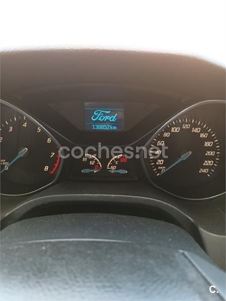Usado Ford Focus Trend 125 CV (91 kW) 2014 Negro Familiar