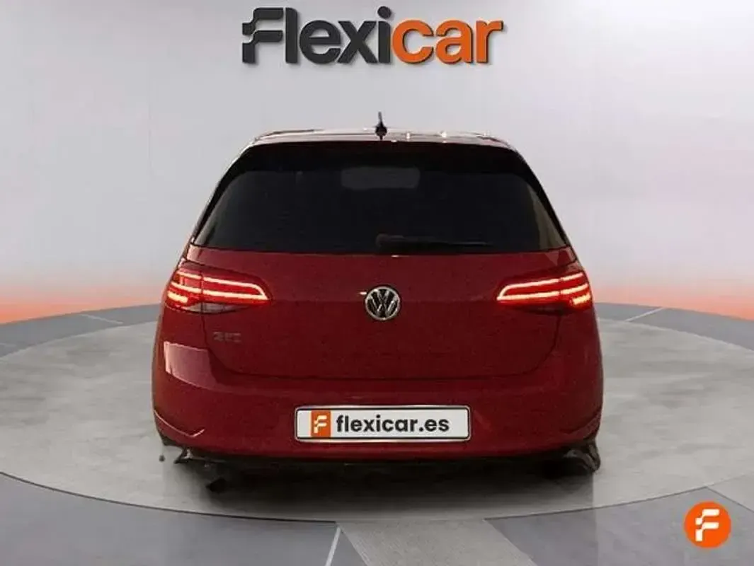 Usado VW Golf VII GTI 245 CV (180 kW) 2017 Rojo Utilitario