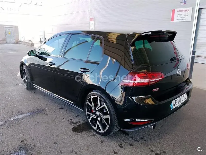 Usado VW Golf VII GTI 230 CV (169 kW) 2014 Negro Berlina