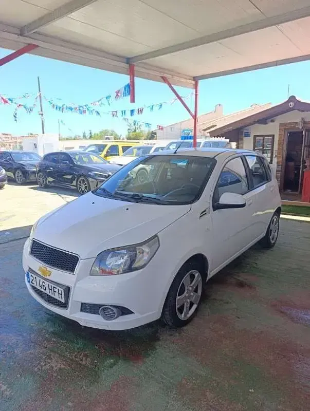 Usado Chevrolet Aveo LS 101 CV (74 kW) 2011 Blanco Utilitario