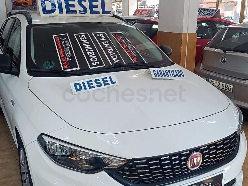 Usado Fiat Tipo Business 120 CV (88 kW) 2019 Blanco Familiar