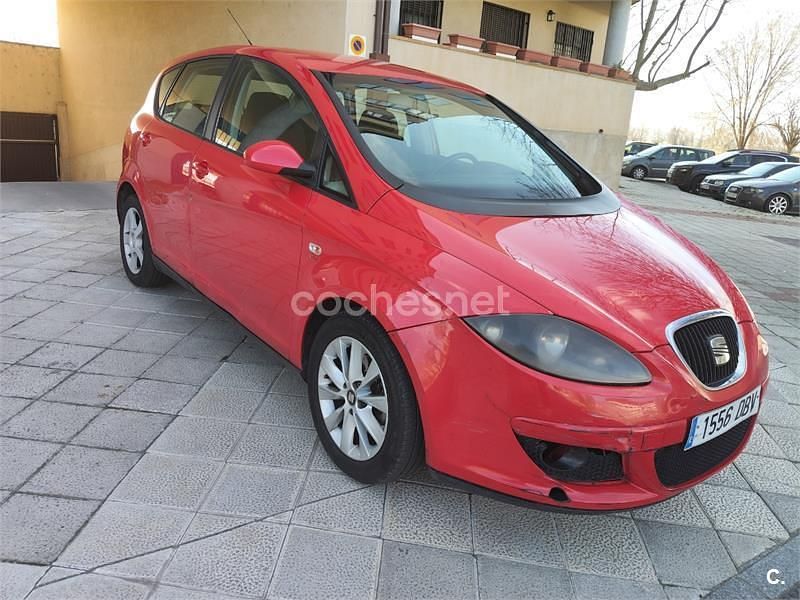 Usado Seat Altea Stylance 140 CV (102 kW) 2004 Rojo Monovolumen