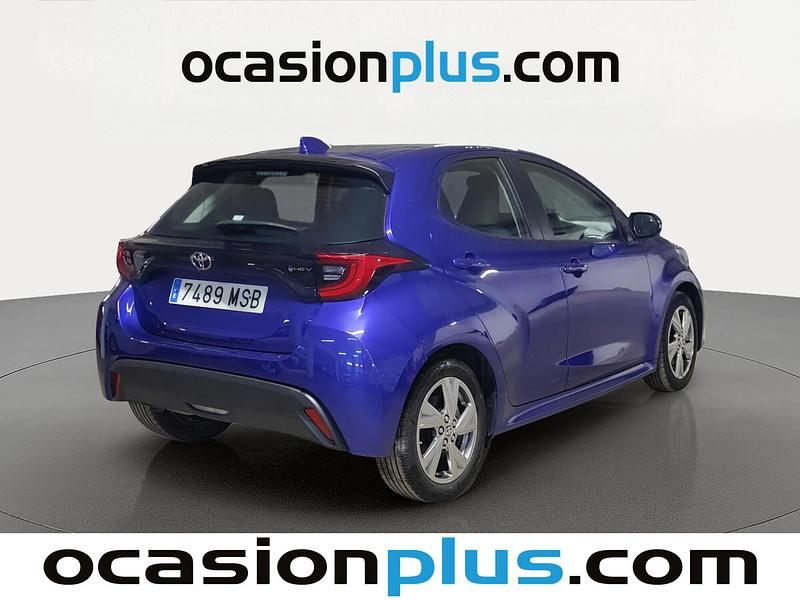 Usado Toyota Yaris Hybrid Active 116 CV (85 kW) 2024 Azul Berlina