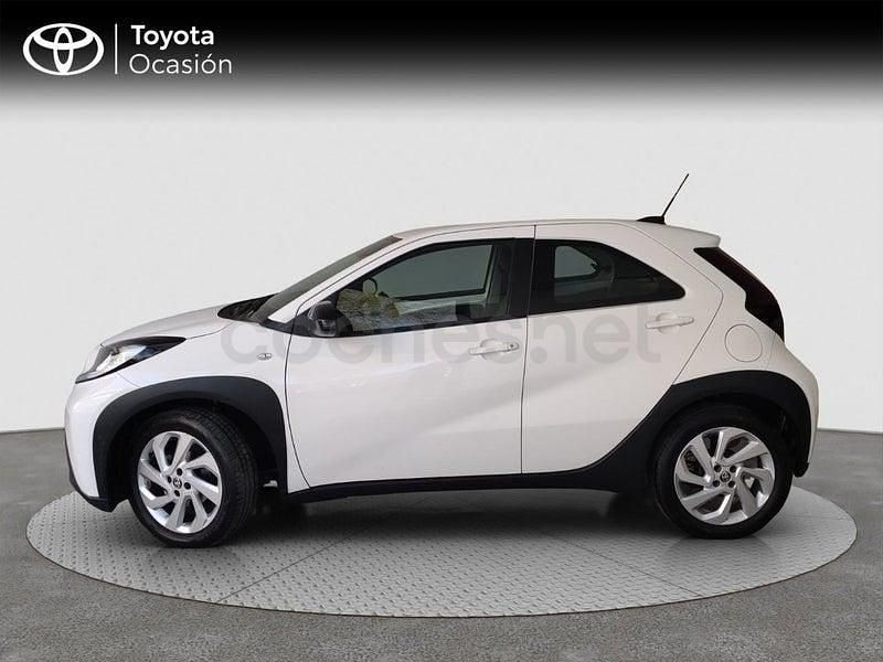 Usado Toyota Aygo X Play 72 CV (52 kW) 2022 Blanco SUV