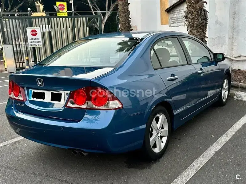 Usado Honda Civic Comfort 140 CV (102 kW) 2006 Azul Berlina