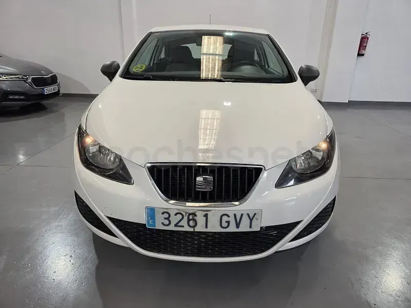 Usado Seat Ibiza SC Reference 80 CV (58 kW) 2010 Blanco Utilitario