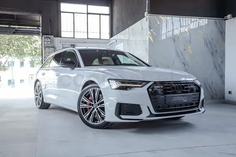 Usado Audi A6 Competition 367 CV (269 kW) 2023 Blanco Familiar