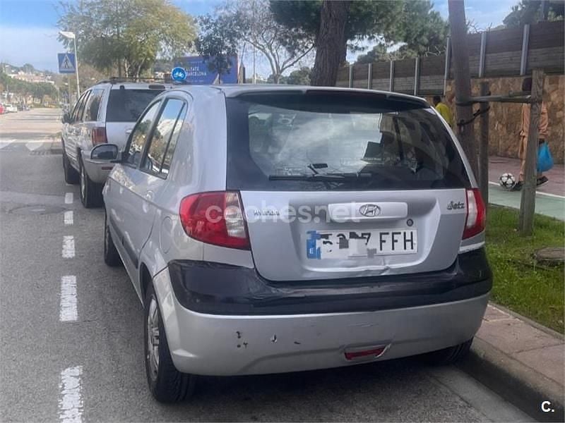 Usado Hyundai Getz SE 97 CV (71 kW) 2006 Gris / plata Utilitario