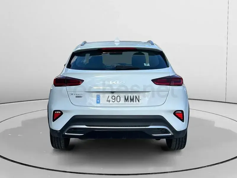 Usado Kia XCeed 136 CV (100 kW) 2024 Blanco SUV