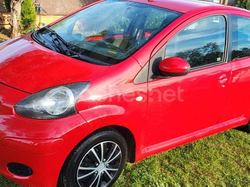 Rojo Usado 2010 Toyota Aygo Utilitario | 2950 € (Buen precio) - Imagen 1/4