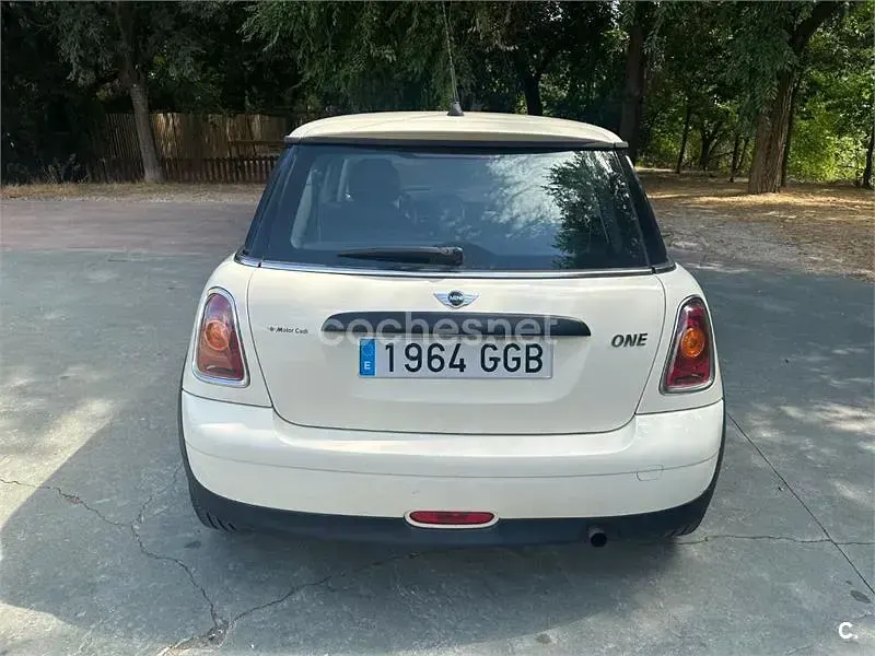 Usado Mini ONE 90 CV (66 kW) 2008 Beige Utilitario