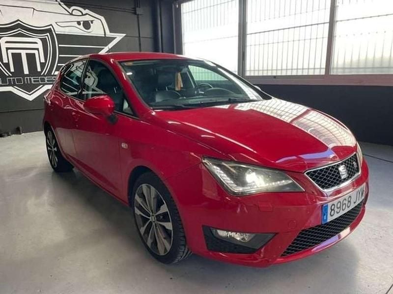 Usado Seat Ibiza Crono 150 CV (110 kW) 2017 Rojo Coupe