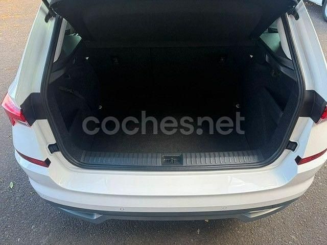 Usado Skoda Kamiq Ambition 110 CV (80 kW) 2023 Blanco SUV