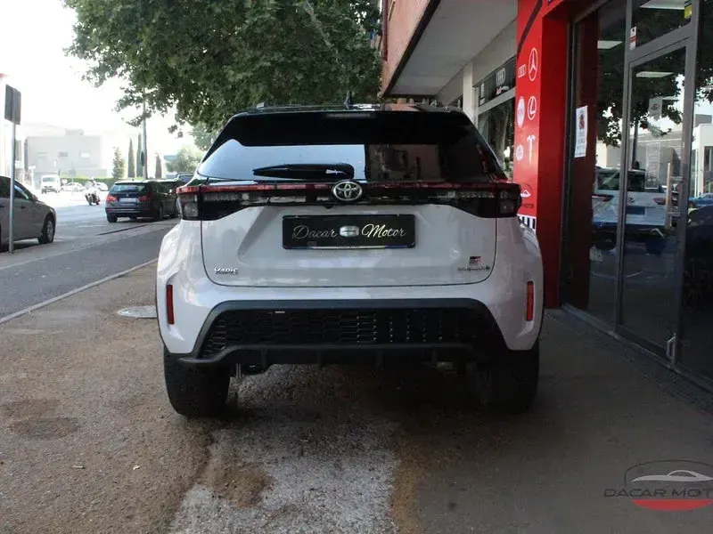 Usado Toyota Yaris Cross Edition 116 CV (85 kW) 2023 Blanco SUV