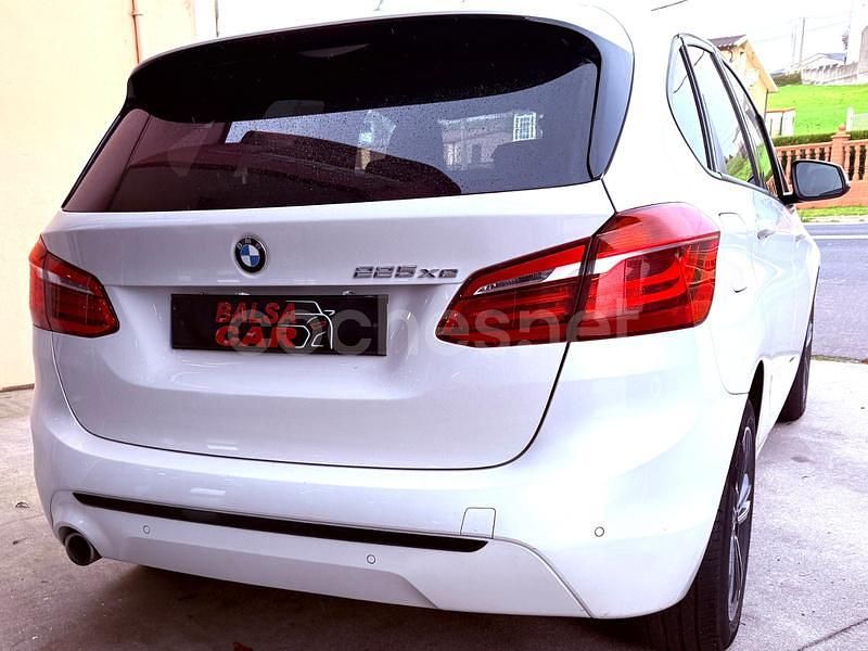 Usado BMW 225 Active Tourer iPerformance 224 CV (164 kW) 2019 Blanco Monovolumen