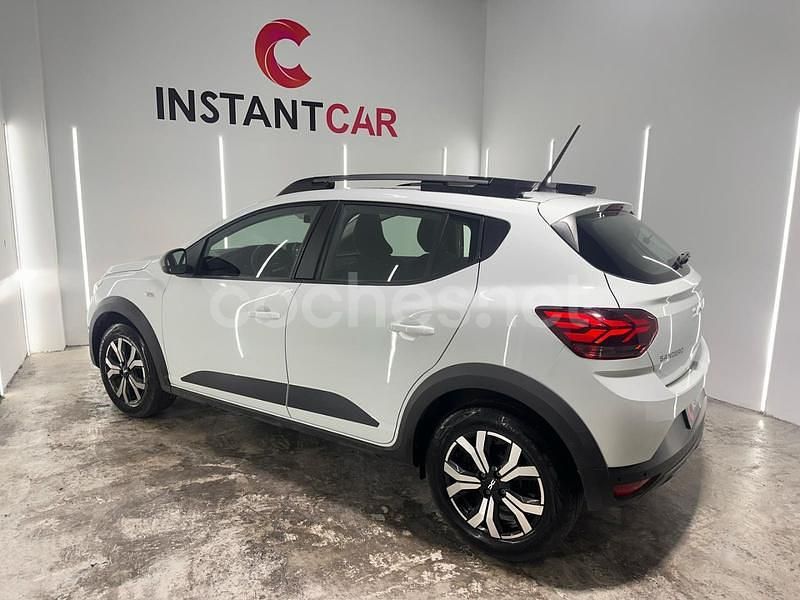 Usado Dacia Sandero Expression 91 CV (66 kW) 2023 Blanco Berlina