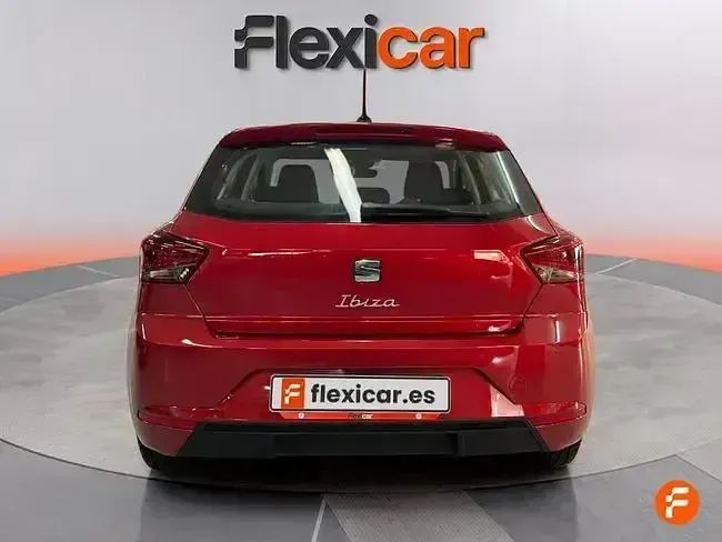 Usado Seat Ibiza Reference 110 CV (80 kW) 2022 Rojo Utilitario