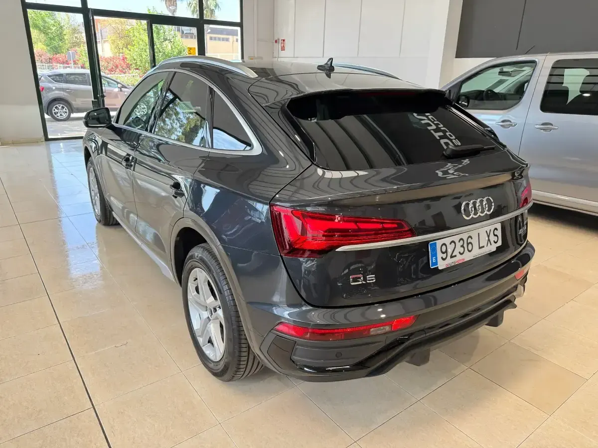 Usado Audi Q5 Advanced Plus 204 CV (150 kW) 2022 Gris SUV