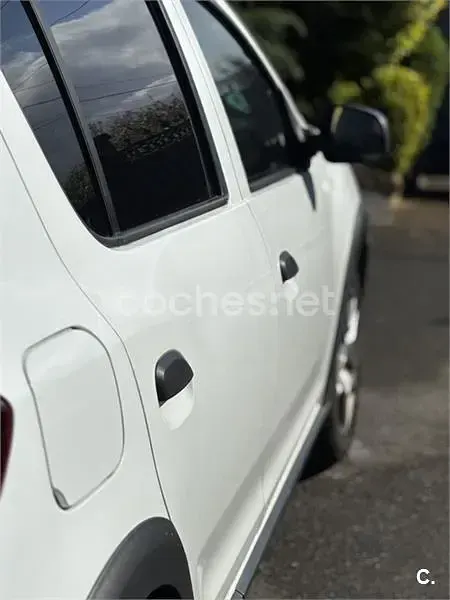 Usado Dacia Sandero Stepway 90 CV (66 kW) 2017 Blanco Berlina