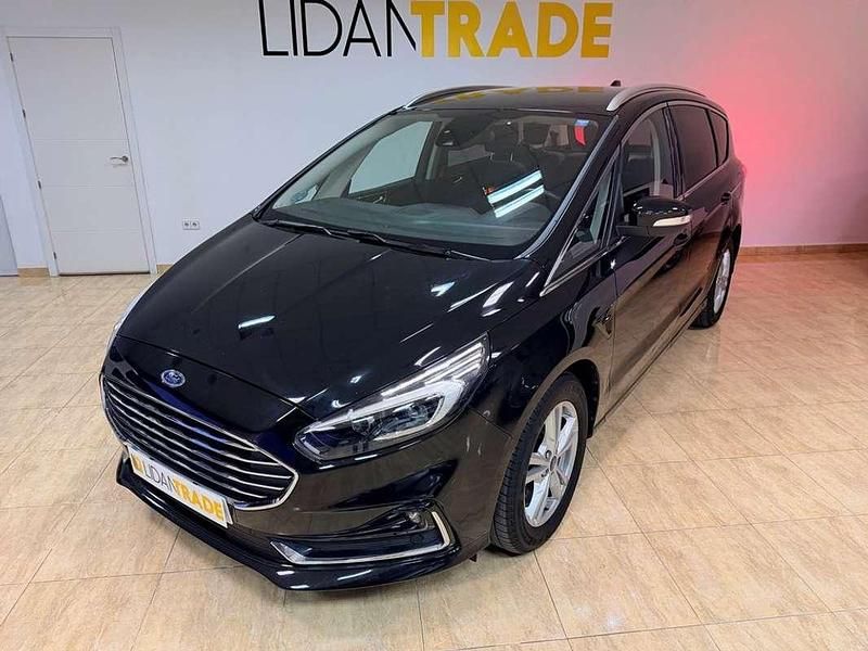 Usado Ford S-MAX Titanium 190 CV (139 kW) 2022 Negro Monovolumen