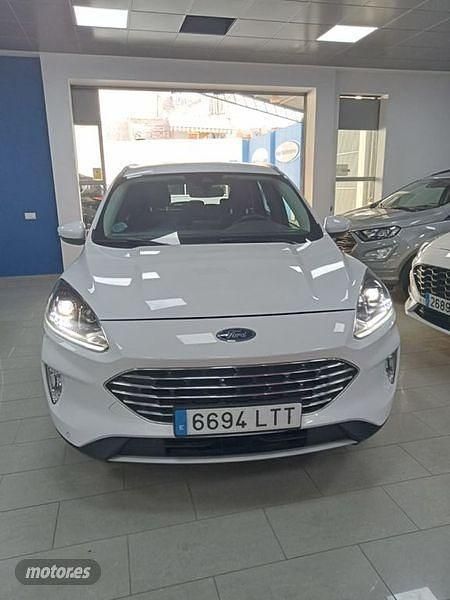 Usado Ford Kuga Titanium 150 CV (110 kW) 2021 Blanco SUV