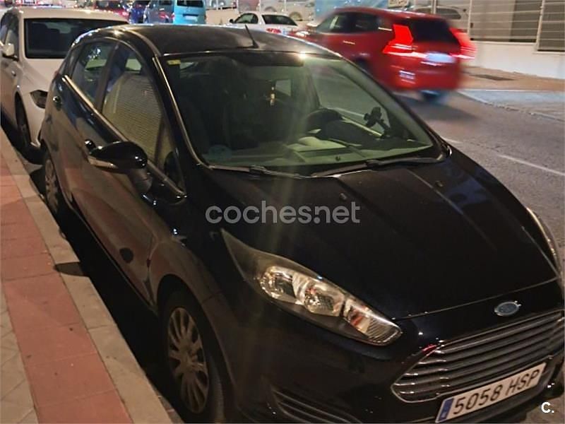 Negro Usado 2013 Ford Fiesta Trend Berlina | 6500 € (Precio justo) - Imagen 1/4