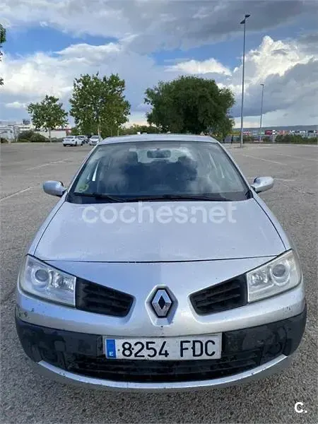 Usado Renault Mégane Business 105 CV (77 kW) 2006 Gris / plata Berlina