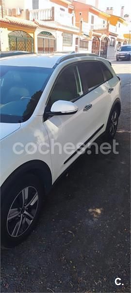 Käytetty Kia Niro 141 HP (103 kW) 2021 Valkoinen Katumaasturi