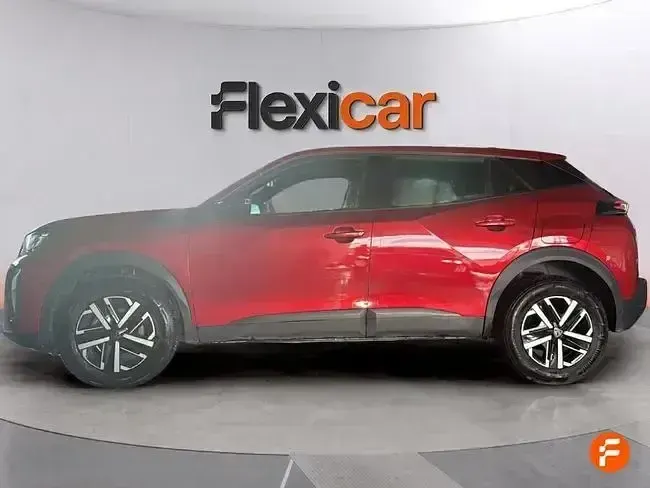 Usado Peugeot 2008 Active 100 CV (73 kW) 2023 Rojo SUV