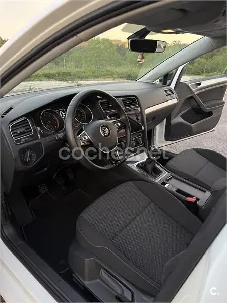 Usado VW Golf VII 115 CV (84 kW) 2019 Blanco Familiar