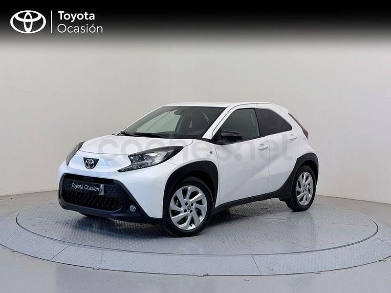 Usado Toyota Aygo X Play 72 CV (52 kW) 2025 Blanco SUV