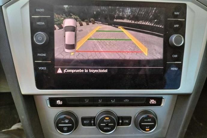 Usado VW Passat Advance 120 CV (88 kW) 2018 Granate Berlina