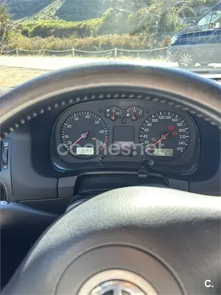 Usado VW Golf IV Highline 115 CV (84 kW) 2002 Gris / plata Berlina