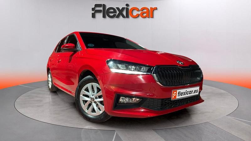 Usado Skoda Fabia Selection 95 CV (69 kW) 2024 Rojo Utilitario